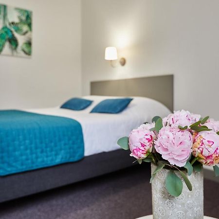 Hotel De La Pommeraie Льо Ман Екстериор снимка